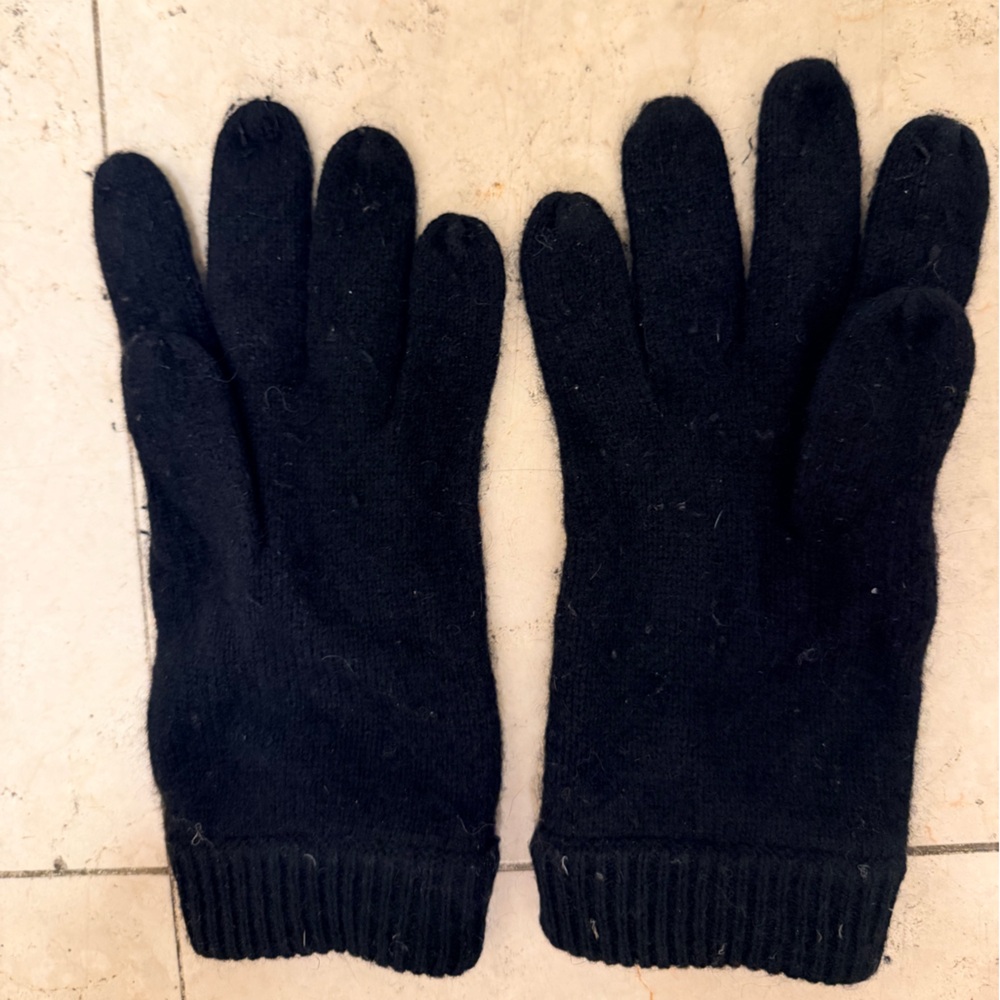 TNA Black Gloves with White Embroidery - Picture 5 of 6